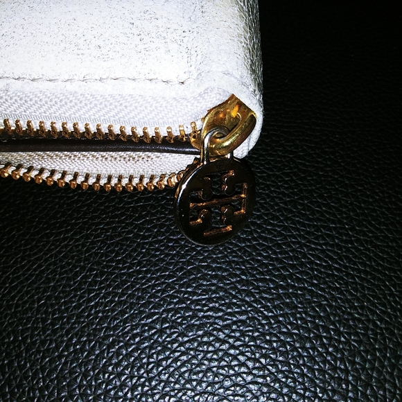 Tory Burch small zip wallet - Picture 13 of 15
